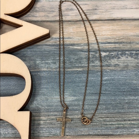 ⭐️Vintage petite 1/20th 12K GF cross necklace - Picture 4 of 6